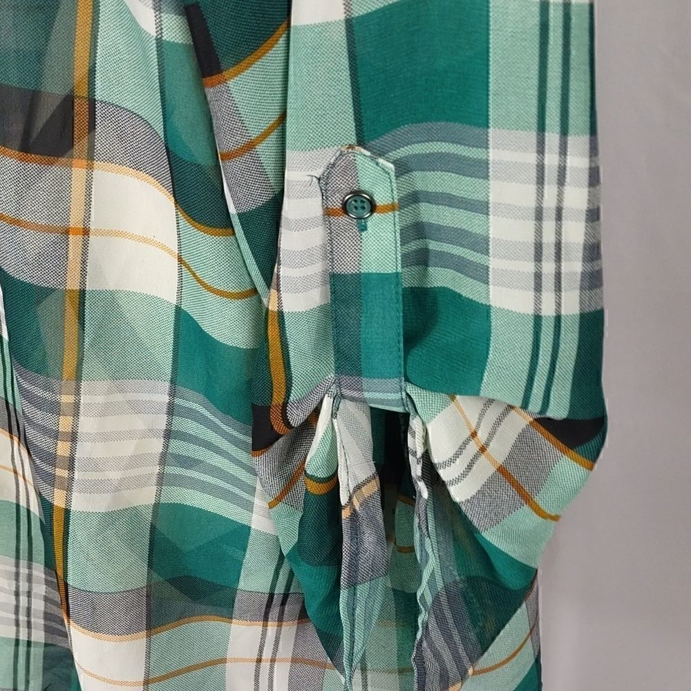 Have Plaid Blouse    - Picture 5 of 7